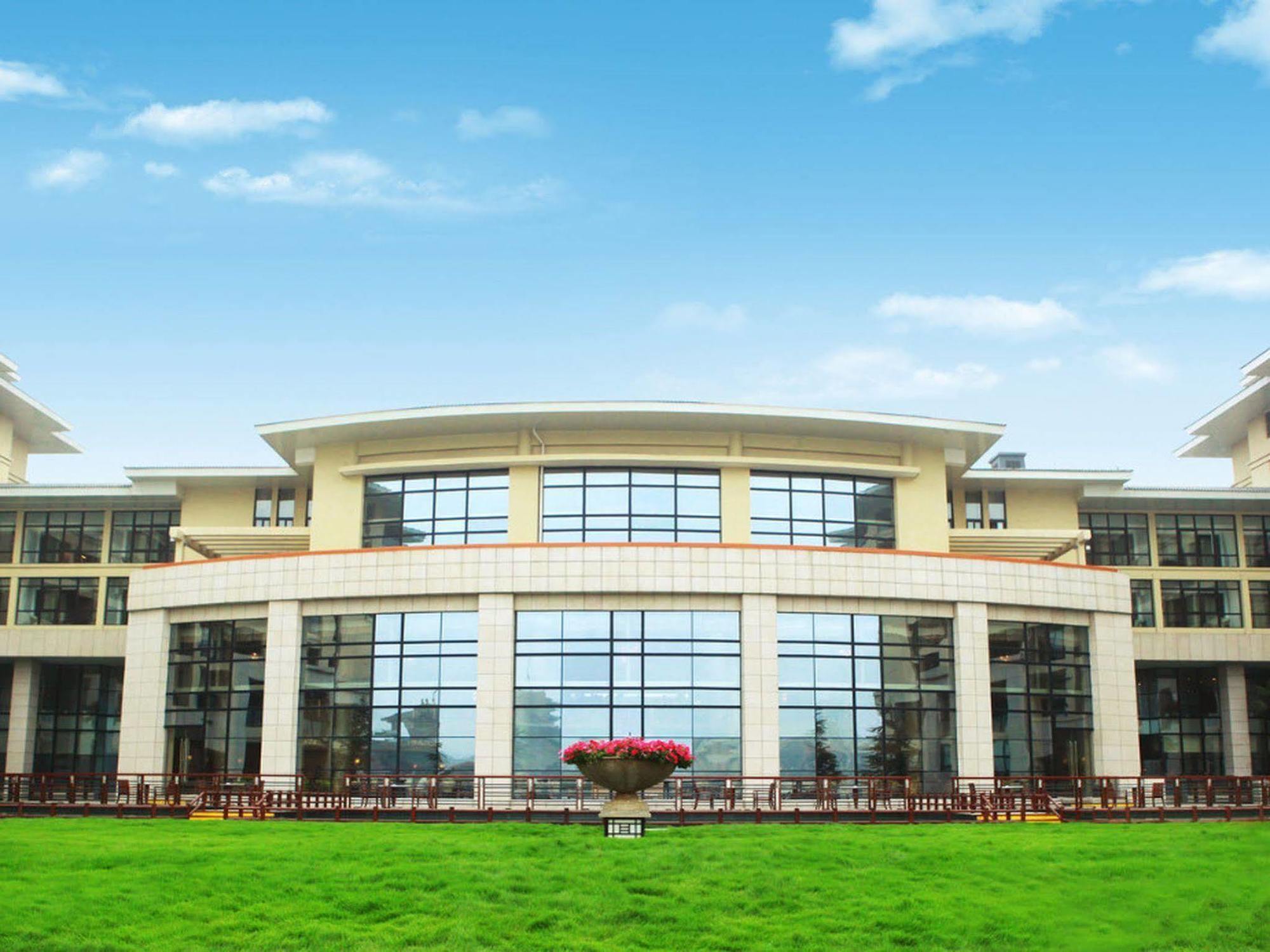 New Century Grand Hotel Кайфенг Екстериор снимка